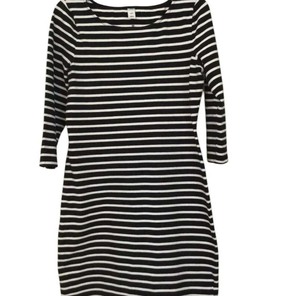 Old Navy XL Black White Striped Knit Dress 3/4 Sleeve Casual Stretch Midi